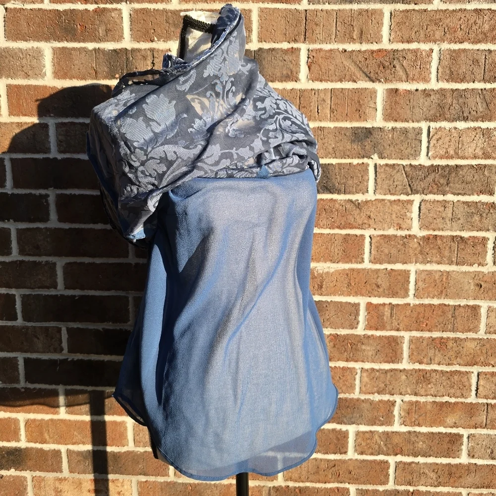 White House Black Market Blue Patterned Blouse - Picture 9 of 12